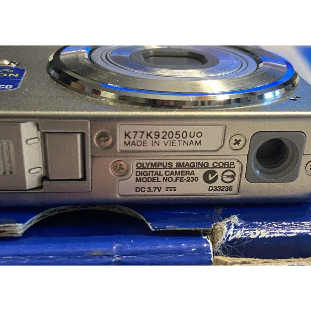 Olympus Digital Camera Battery Charger 3X Zoom 7.1MP FE-230 512mb SD 2.5